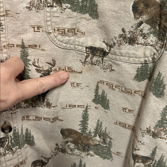 Vintage Cabelas Chamois Flannel Button Down in Deer and Forest Print - Picture 4 of 5